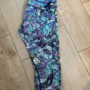 Lululemon cropped pants